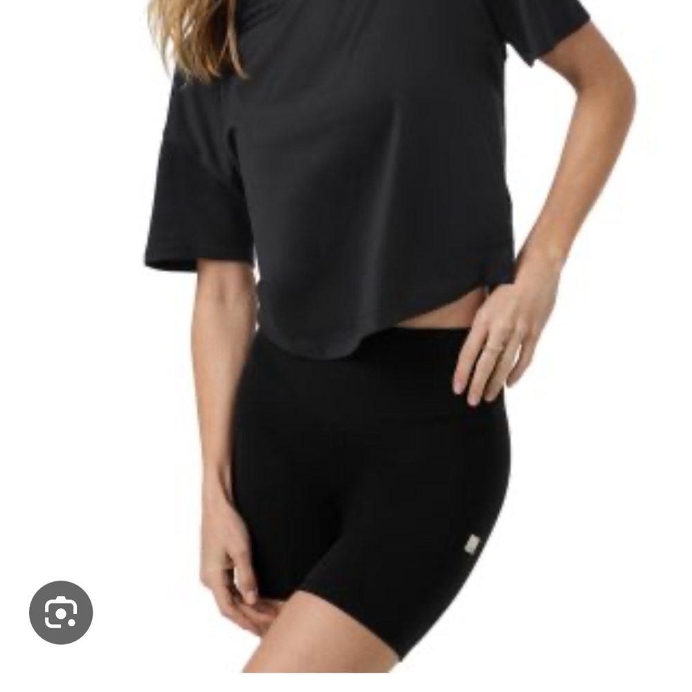 Vuori energy cropped tee